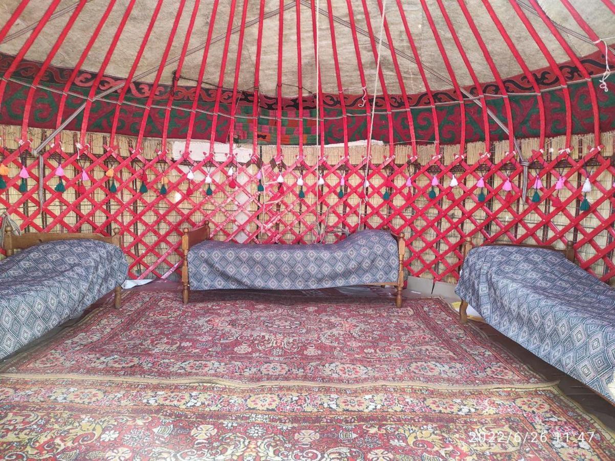 Guest House And Yurt Camp "Ailuu" Tong Екстер'єр фото