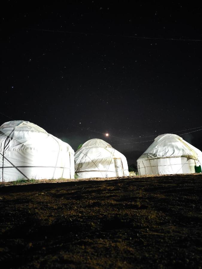 Guest House And Yurt Camp "Ailuu" Tong Екстер'єр фото