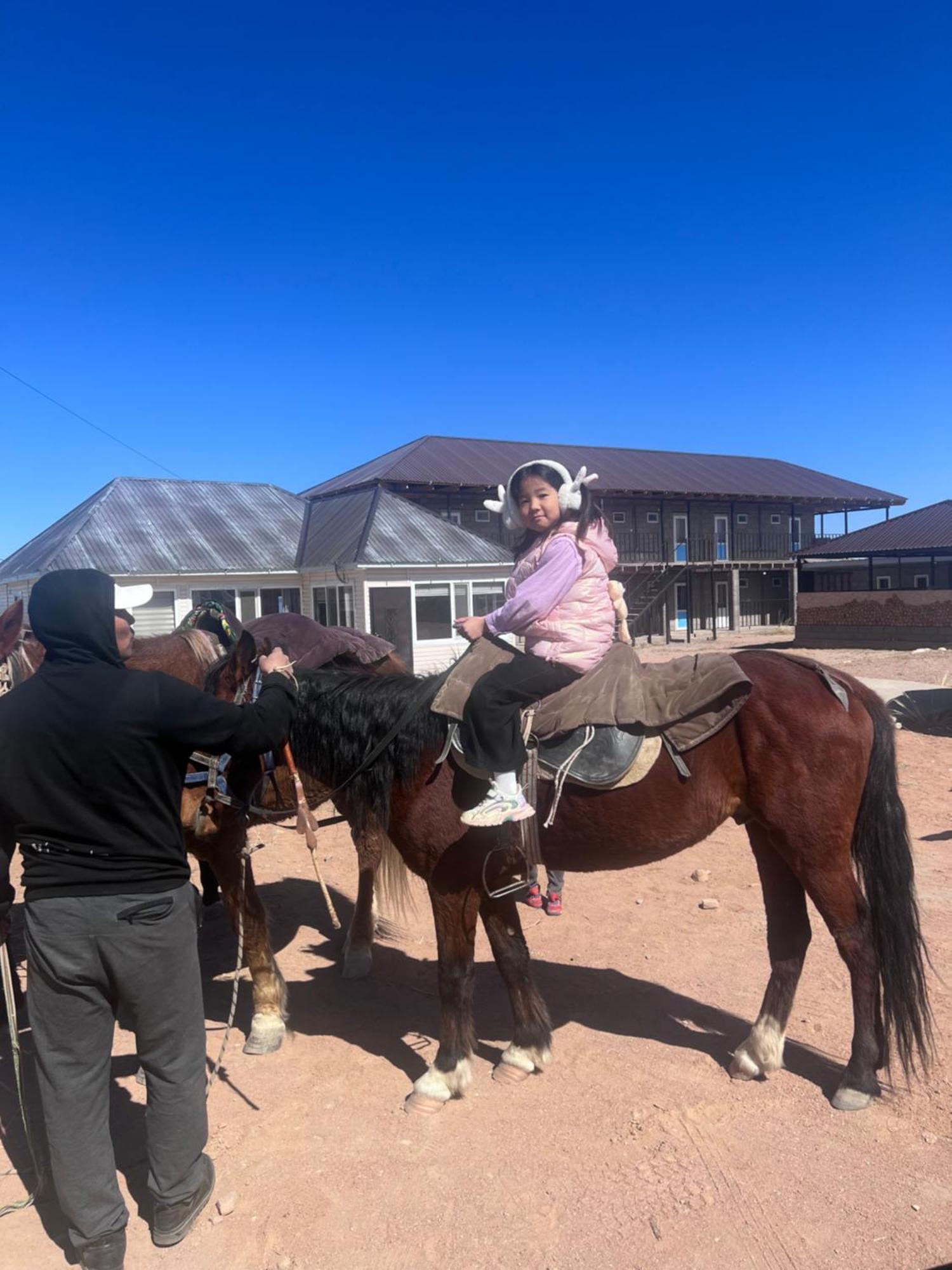 Guest House And Yurt Camp "Ailuu" Tong Екстер'єр фото